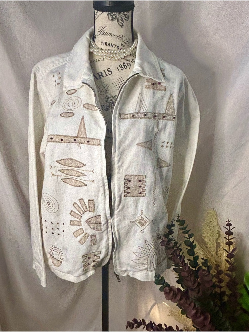 Westerncore BohoVTG Y2K White Stag Cream Embroidered Zip Jacket